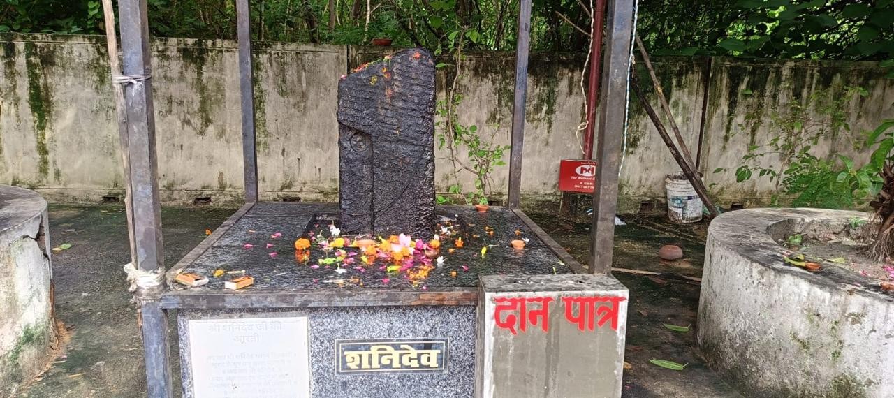 शनिदेव के दर्शन - विराजमान श्री मृत्युंजय महादेव मंदिर, लखनऊ